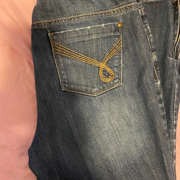 TOMMY HILFIGER -LOW RISE CROP JEANS/CAPRI,SIZE 10 - Picture 11 of 15